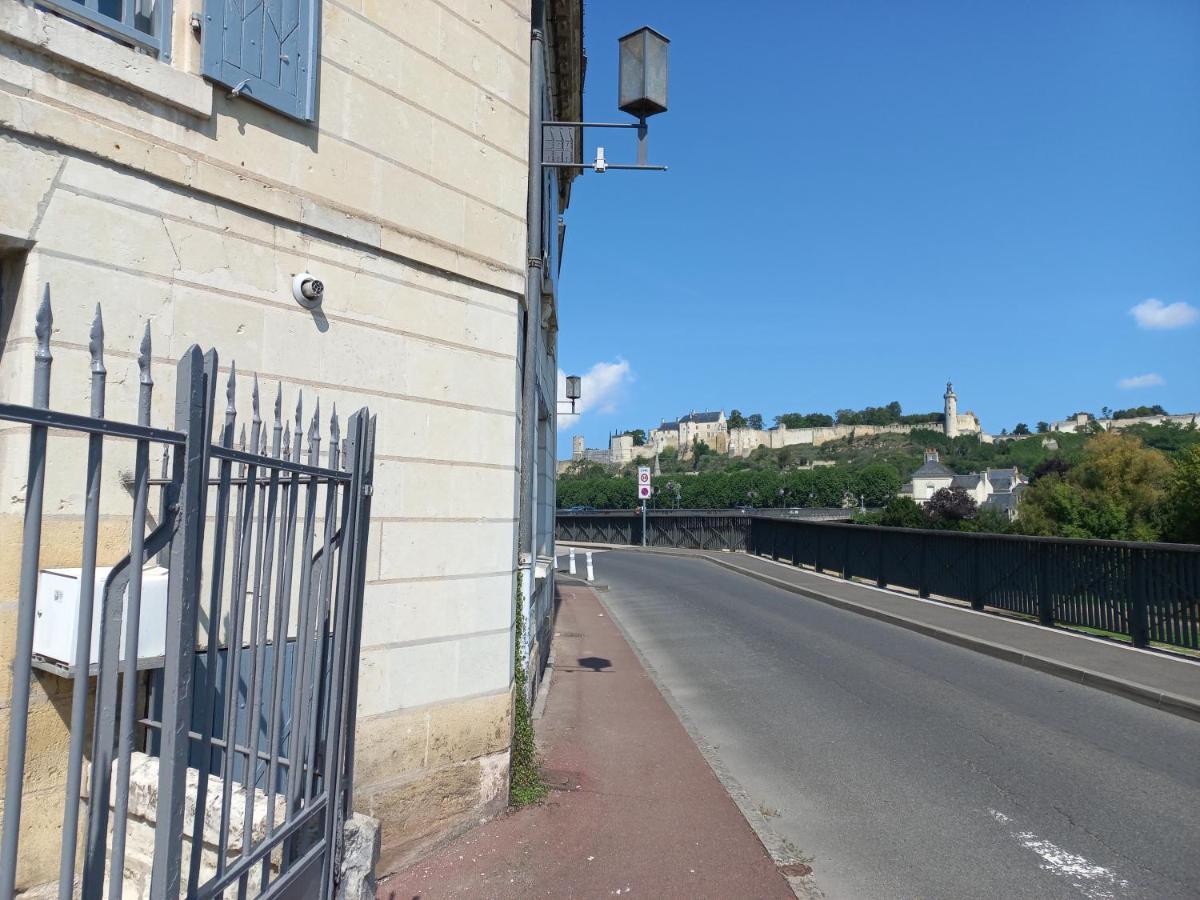 Agréable maison de ville au coeur de Chinon Exterior foto